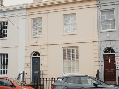 4 Bed Terraced House, St. Georges Terrace, GL50