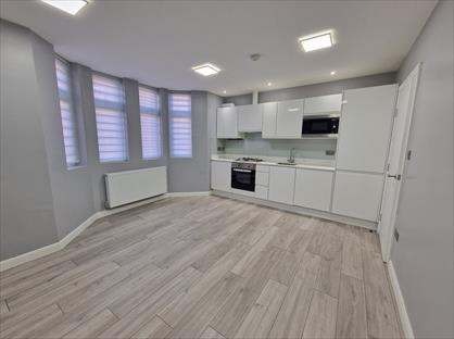 3 Bed Flat, The Riding, NW11