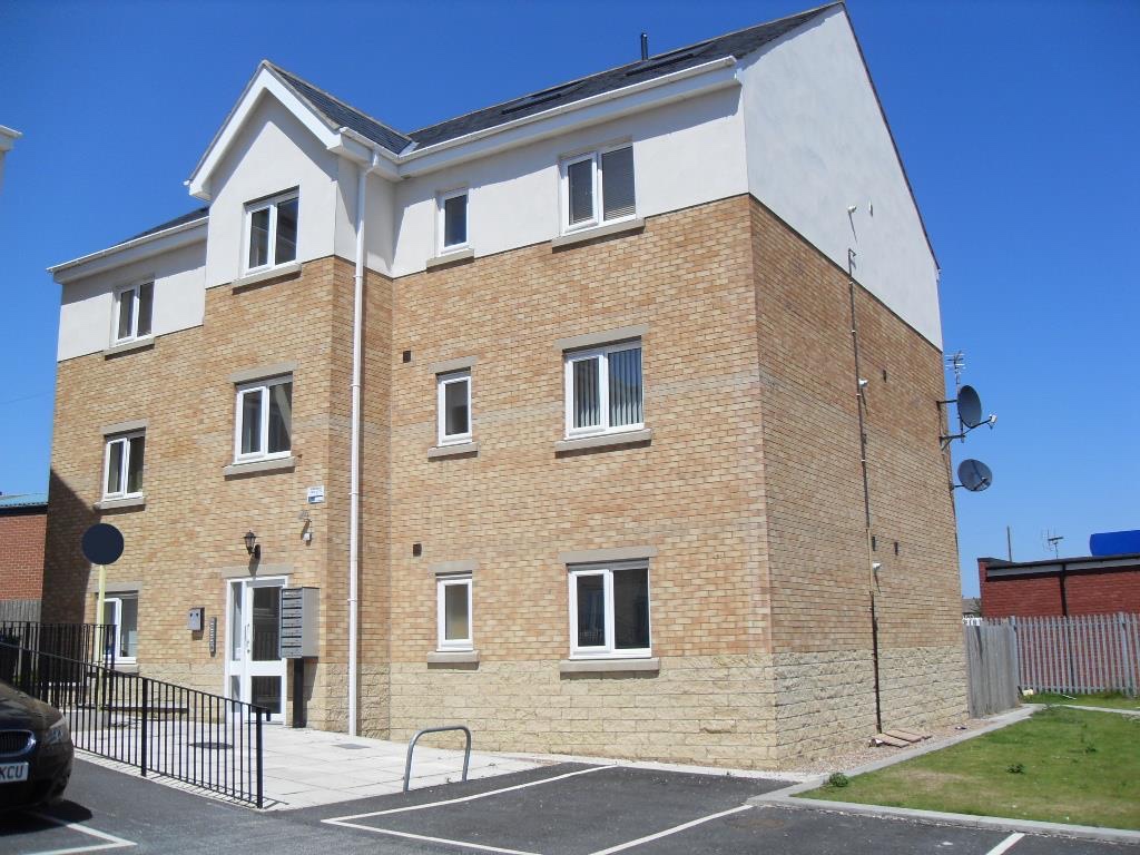 Dewsbury 2 Bed Flat, Lemans Drive, WF13 To Rent Now for £750.00 p/m