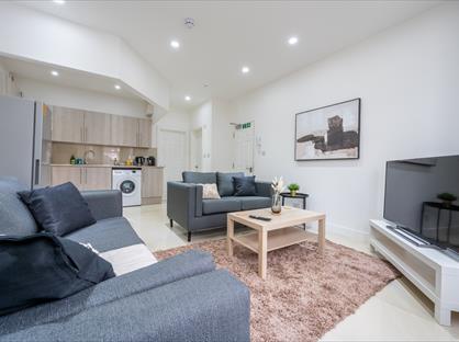 1 Bed Flat, Cardiff Road, NP20