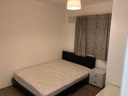 1 Bed Flat, Goldbeaters Grove, HA8