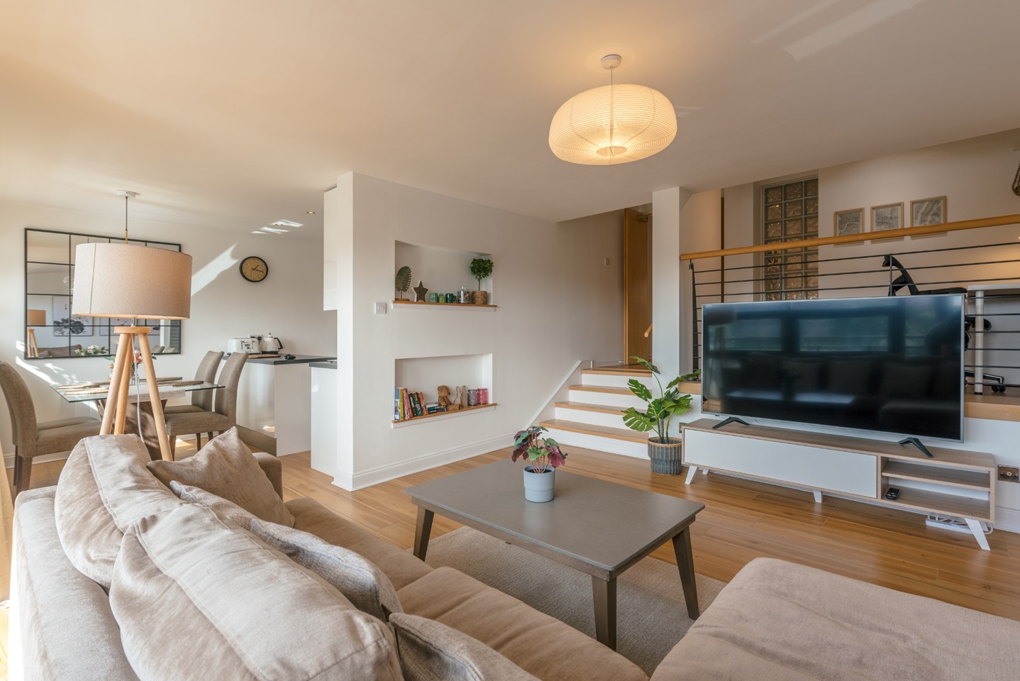 2 Bed Flat, Clyde Street, G1 photo 3