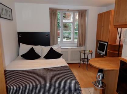 Studio Flat, Cartwright Gardens, WC1H