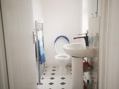 Room in a Shared House, Melford Road, E17