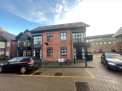 3 Bed Semi-Detached House, Wellington Court, CB1