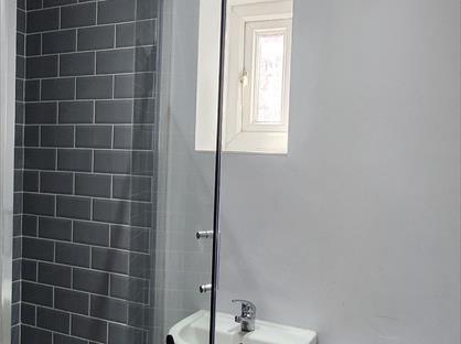 1 Bed Flat, Milnrow Road, OL16