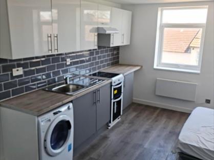 Studio Flat, Parrock Street, DA12