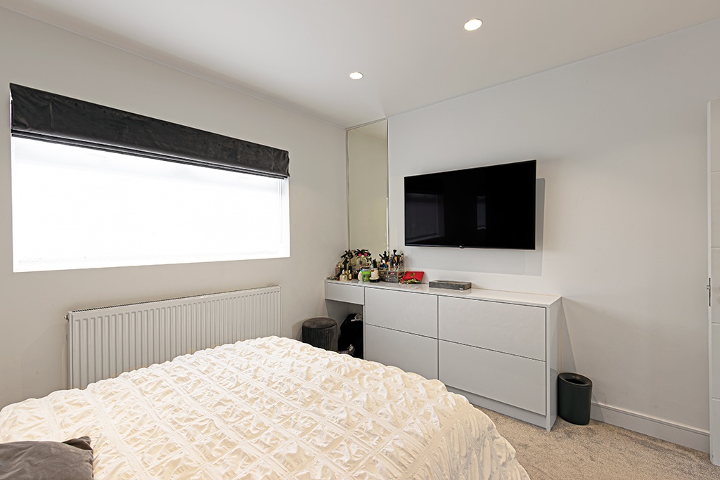 Stanmore 3 Bed SemiDetached House, Charlbury Avenue, HA7 To Rent