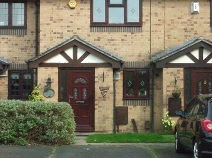 2 Bed Terraced House, Chaffinch Close, M22