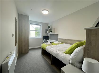 1 bed room for rent in Room in a Shared Flat, Beaumont Street, HD5
