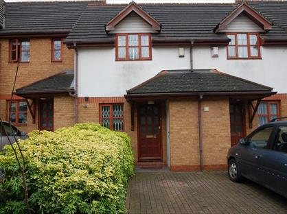 2 Bed Terraced House, Barton Close, NW4