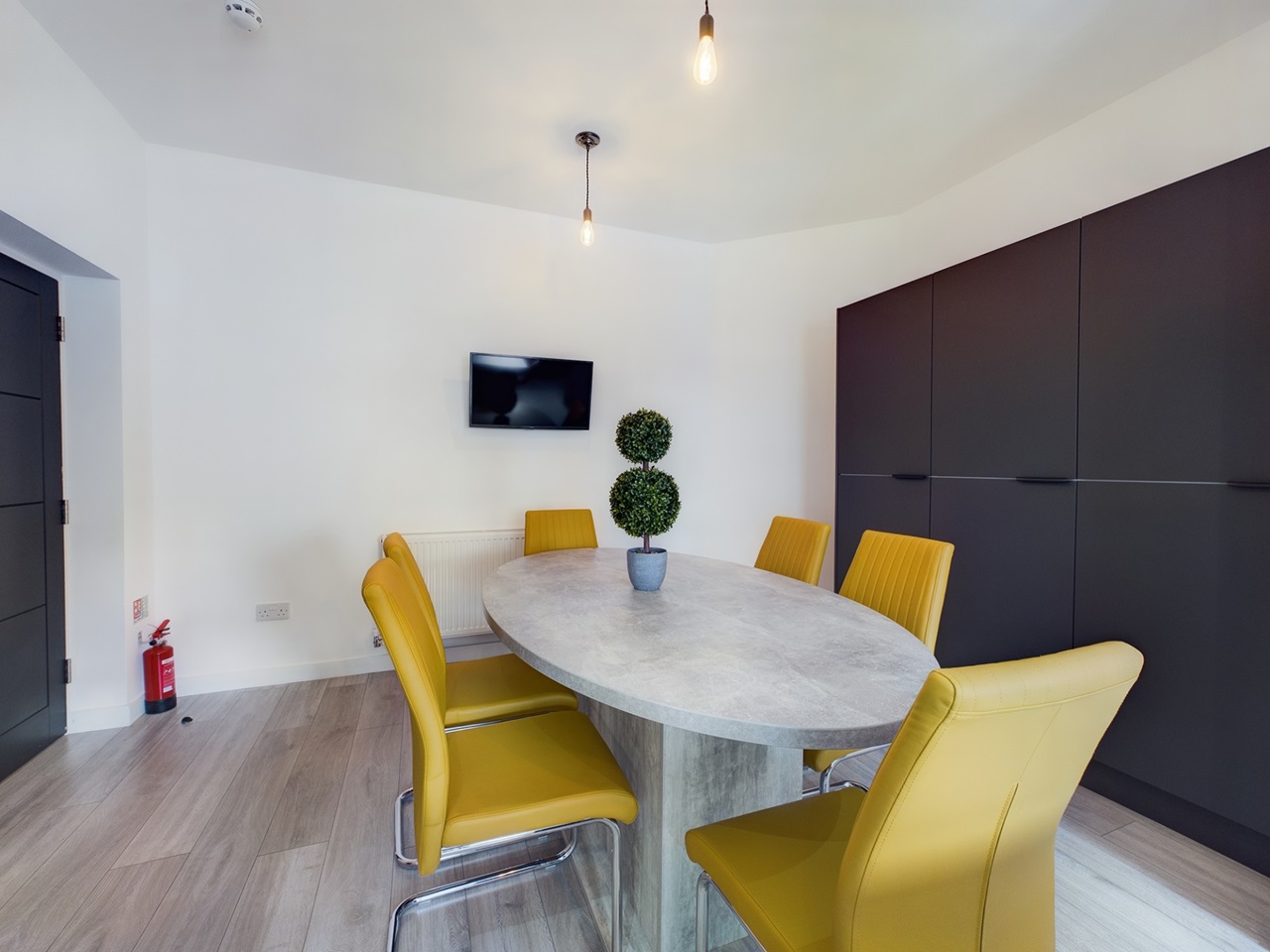 Preston Studio Flat, Lancaster Road North, PR1 To Rent Now for £650