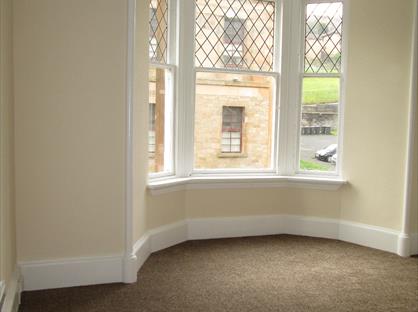 2 Bed Flat, Highholm Street, PA14