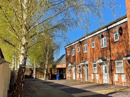4 Bed Terraced House, Park Mews, DE14
