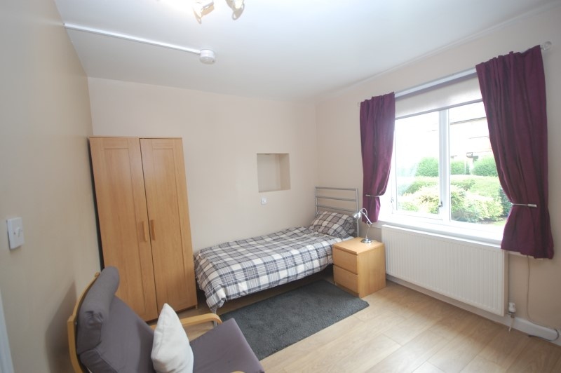 Room in a Shared Flat, Broomhouse St South, EH11, N1 7GU