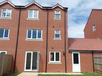 4 Bed Semi-Detached House, Salerno Court, TA6