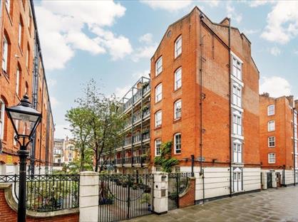 Studio Flat, Beaumont Buildings, WC2B