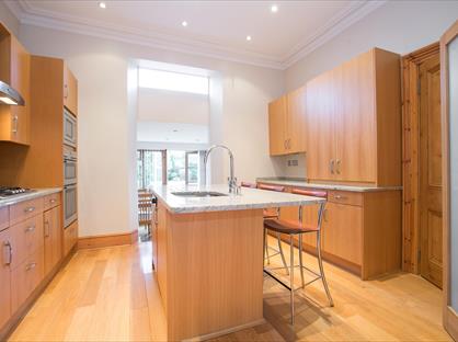 3 Bed Flat, Mount Park Crescent, W5