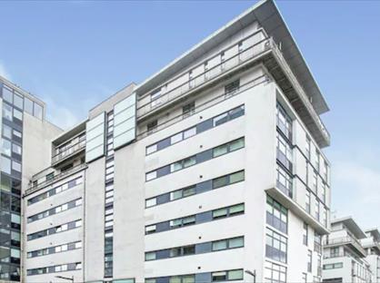 2 Bed Flat, Castlebank Place, G11