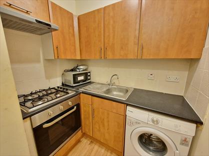 Studio Flat, Perry Vale, SE23