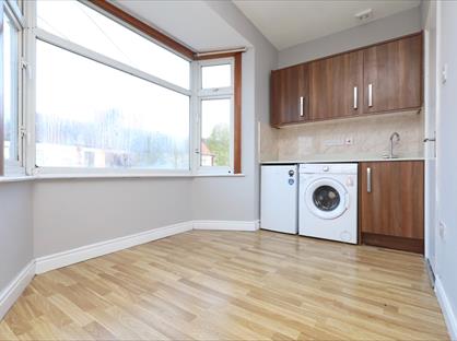 Studio Flat, College Close, N18