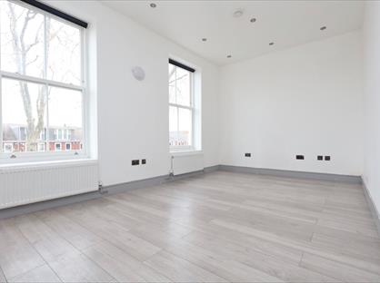 2 Bed Flat, Urswick Road, E9