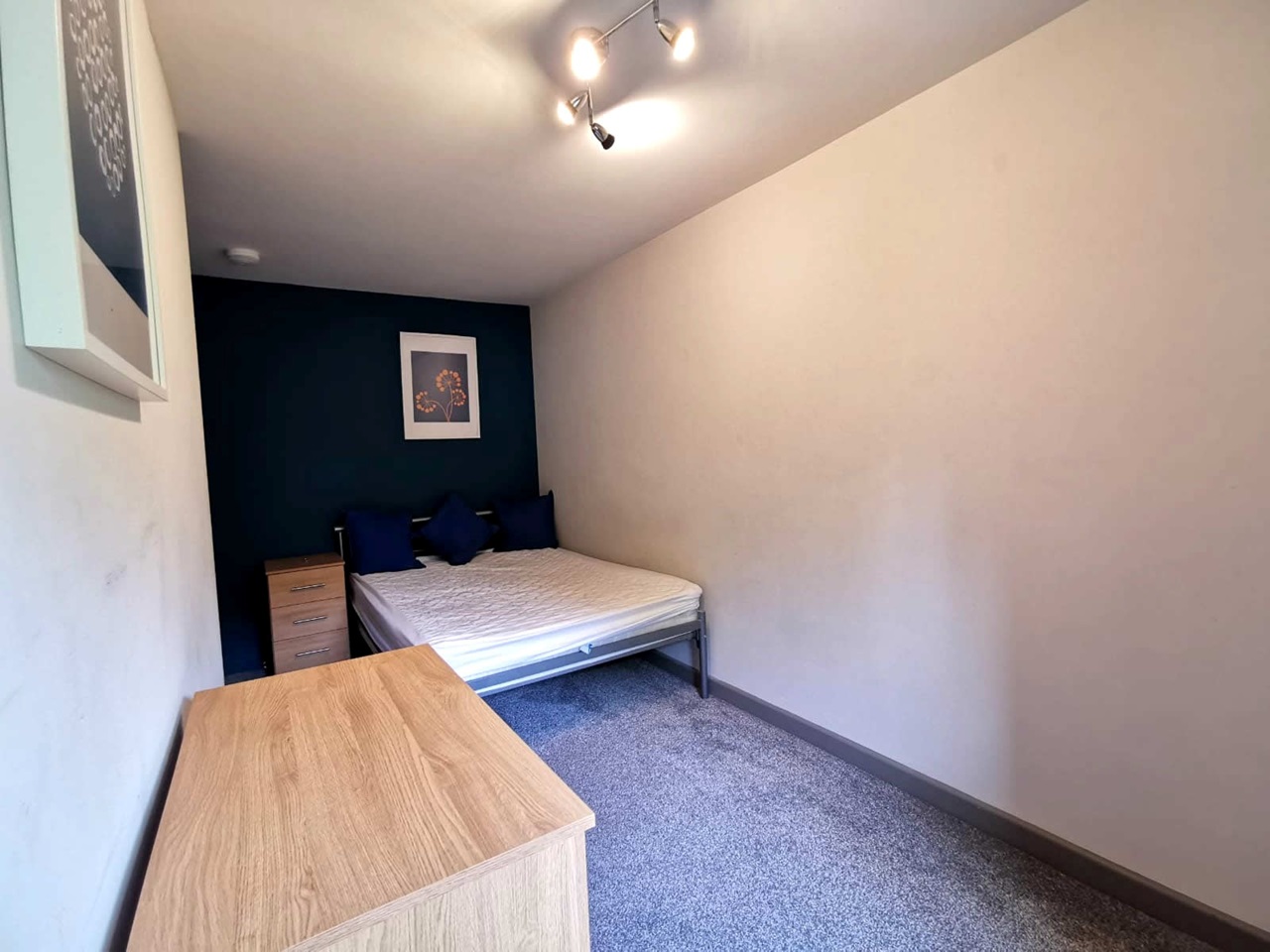 Willenhall Room in a Shared House, Harvesters Road, WV12 To Rent