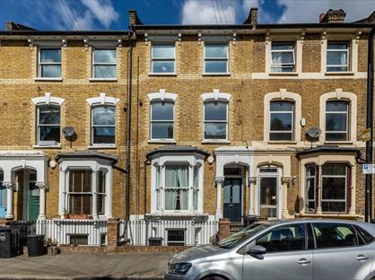 4 Bed Flat, Reighton Road, E5