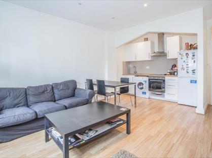 1 Bed Flat, Uxbridge Road, W12