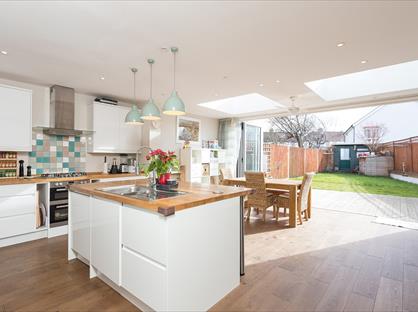 4 Bed Semi-Detached House, Haslemere Avenue, SW18