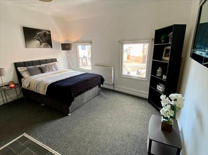 Studio Flat, County Road, L4