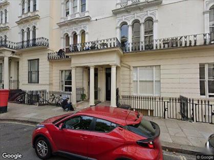 Studio Flat, Kensington Gardens Square, W2