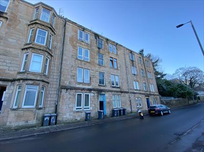 2 Bed Flat, Glen Avenue, PA14