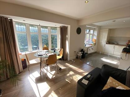 2 Bed Flat, Otley Road, LS6