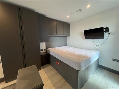 1 Bed Flat, Parkside, CV1