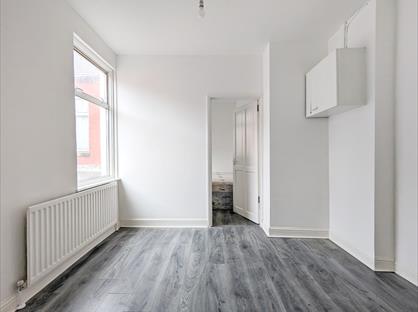 Studio Flat, Philip Lane, N15