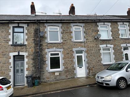 3 Bed Terraced House, Park Street, CF45