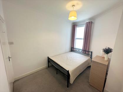 Room in a Shared Flat, Robinson Road, SW17