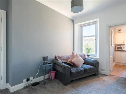 2 Bed Flat, Forth Avenue, KY2