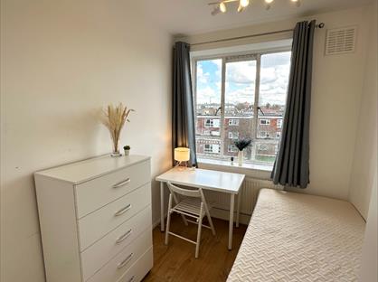 Room in a Shared Flat, Bembridge House, SW18
