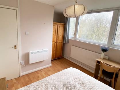 Room in a Shared Flat, Finborough Road, SW10