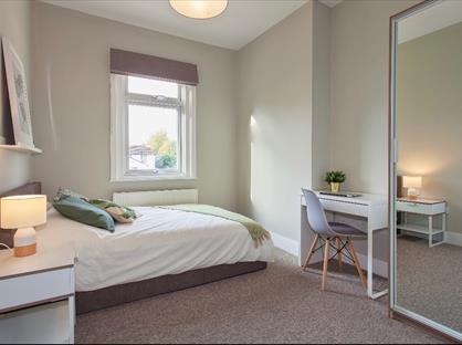 Room in a Shared House, Melfort Road, CR7