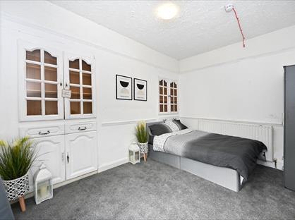 Room in a Shared House, Morden Road, SW19