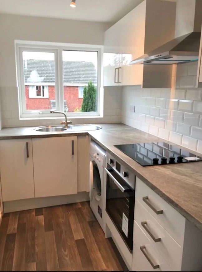 1 Bed Flat, Melton Avenue, LS10 photo 3
