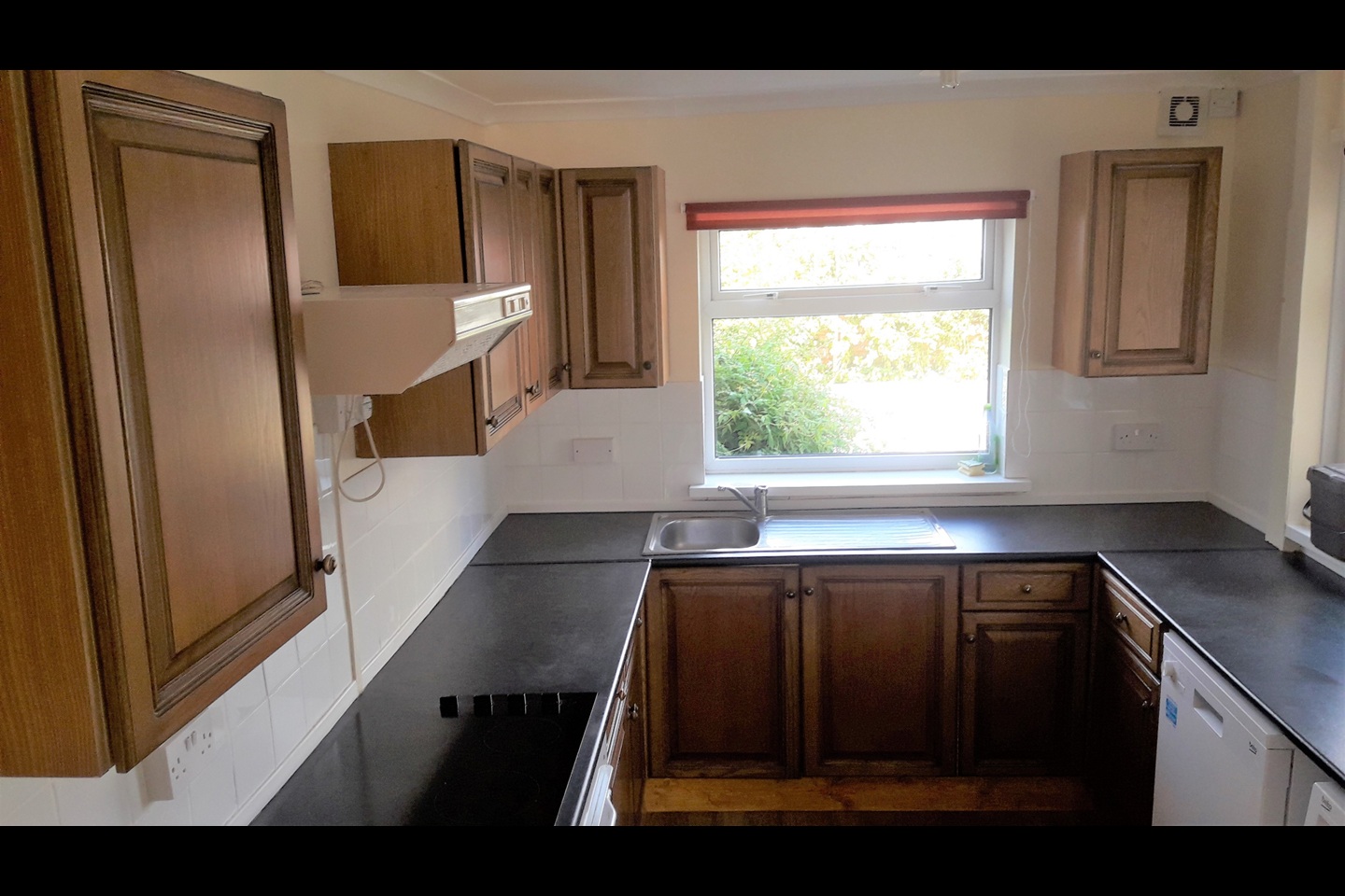 2 Bed Terraced House, Cornwall St, CF11 photo 3