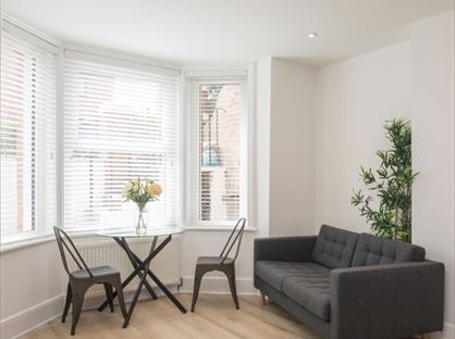 2 Bed Flat, Farnham Road, GU2