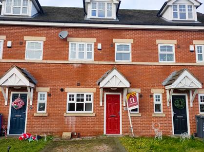 3 Bed Terraced House, Station Court, DN8