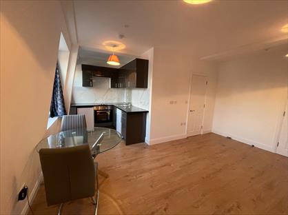 Studio Flat, Holloway Road, N7