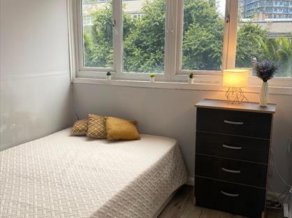 Room in a Shared Flat, Holmefield House, W10