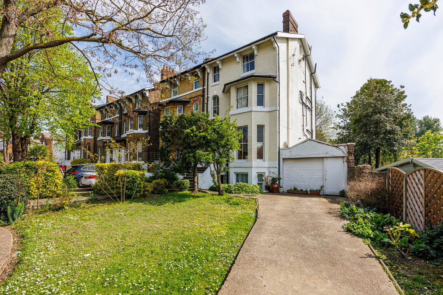 London 2 Bed Flat, Hervey Road, SE3 To Rent Now for £1,800.00 p/m